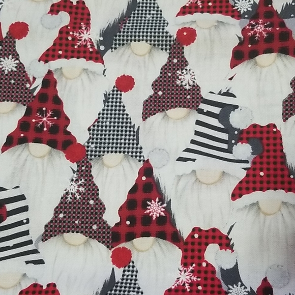 KIDS Facemask Winter Gnomes - Picture 2 of 4